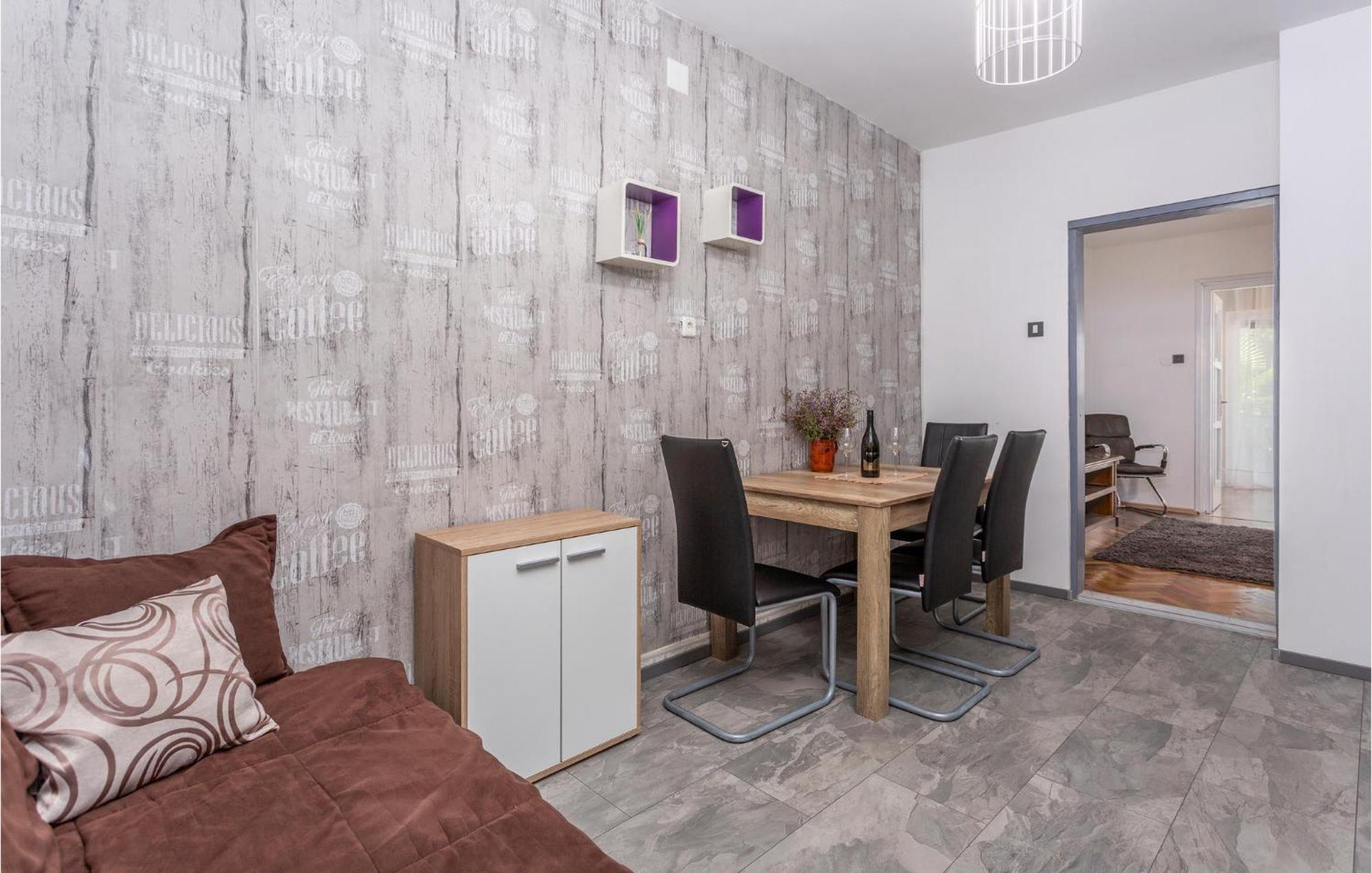 Stunning Apartment In Malinska With Kitchen Zewnętrze zdjęcie